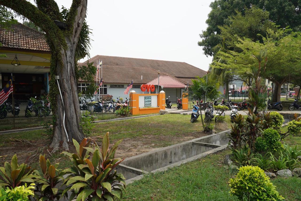 Kejora Garden Resort Kampong Pasir Bogak Exterior foto