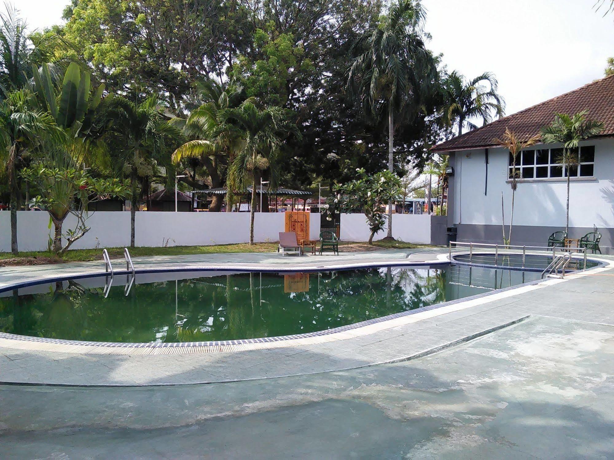 Kejora Garden Resort Kampong Pasir Bogak Exterior foto
