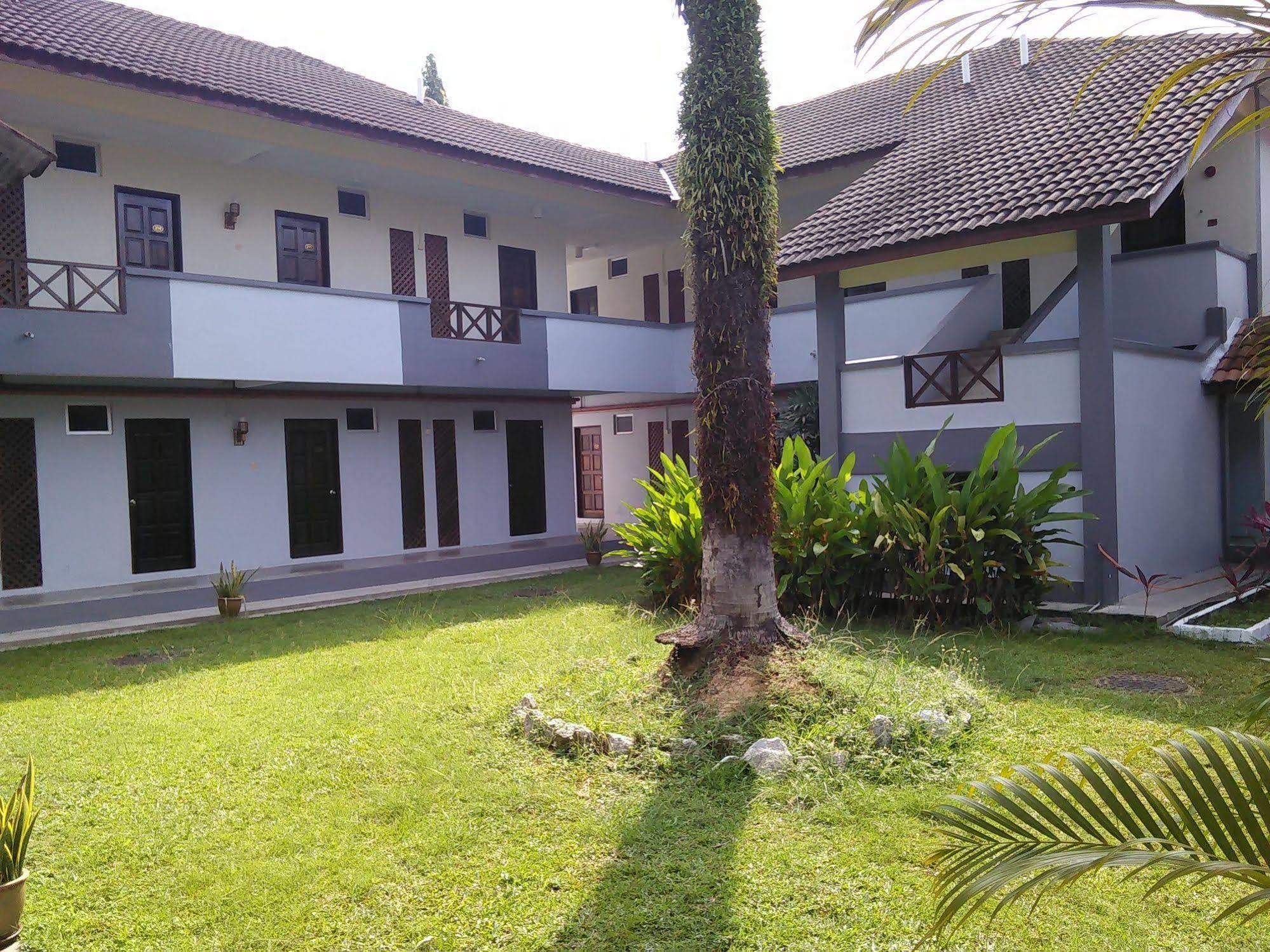 Kejora Garden Resort Kampong Pasir Bogak Exterior foto