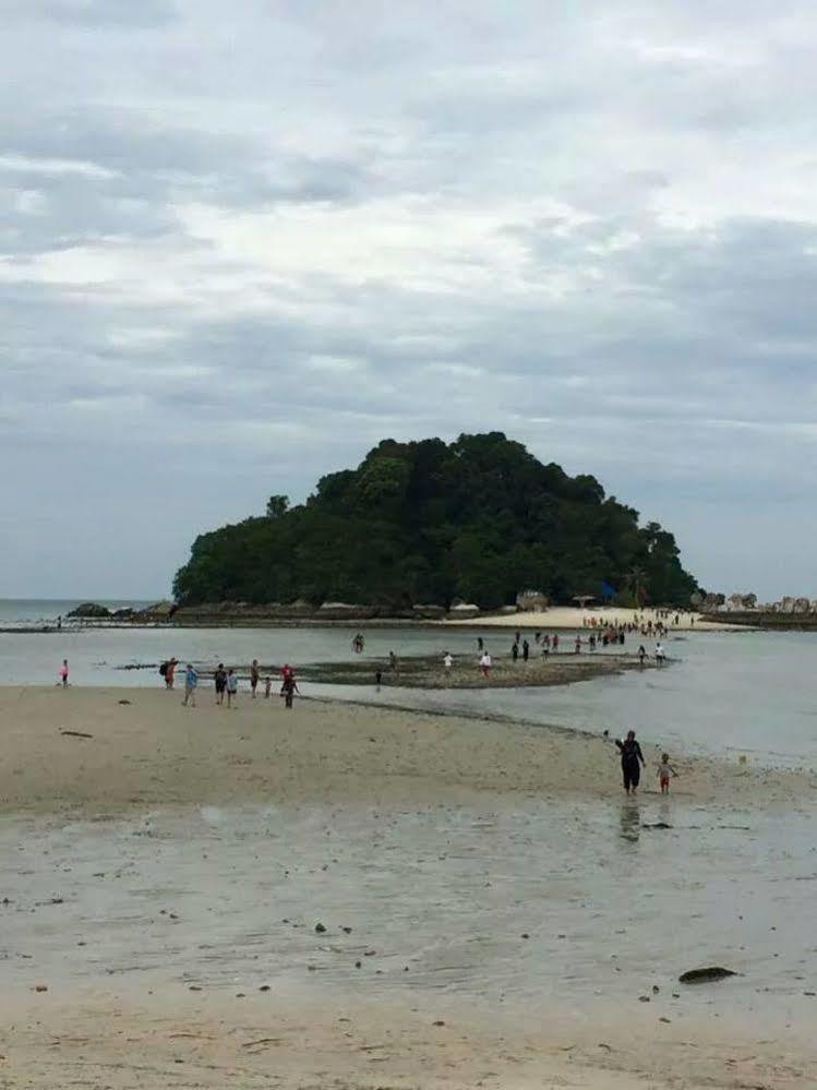Kejora Garden Resort Kampong Pasir Bogak Exterior foto